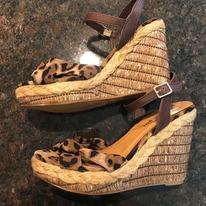 Steve Madden Leopard print wedges size 9